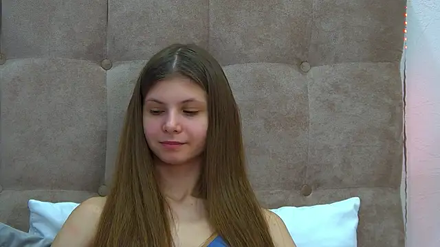 AudreyBarlow online show from February 19, 2025, 9:28 am