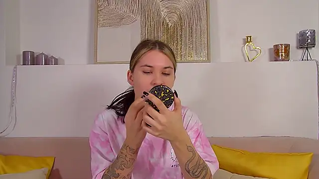 RachelSimpson online show from March 5, 2025, 6:12 pm