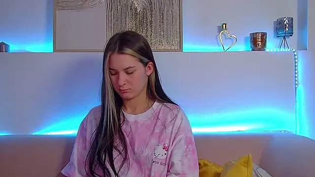 RachelSimpson online show from March 6, 2025, 4:41 am