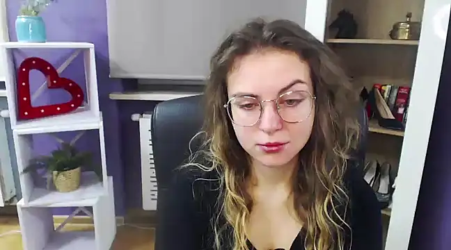 Snapshot of Zoey_Erotic chatting on January 24, 2025, 5:31 am Zoey Erotic online show from January 24, 2025, 5:31 am