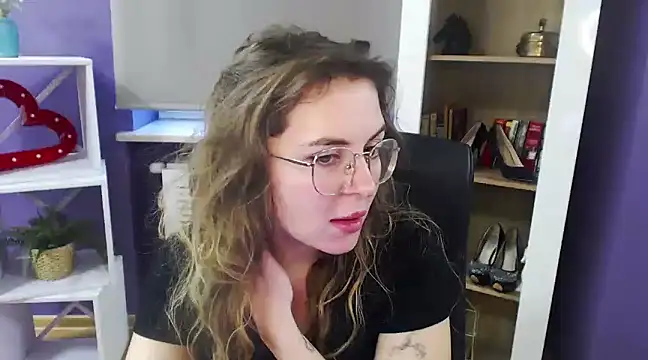 Snapshot of Zoey_Erotic chatting on January 24, 2025, 8:55 am Zoey Erotic online show from January 24, 2025, 8:55 am