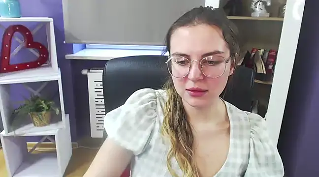 Snapshot of Zoey_Erotic chatting on February 6, 2025, 11:43 am Zoey Erotic online show from February 6, 2025, 11:43 am