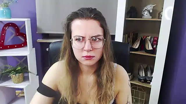 Snapshot of Zoey_Erotic chatting on February 13, 2025, 5:16 am Zoey Erotic online show from February 13, 2025, 5:16 am