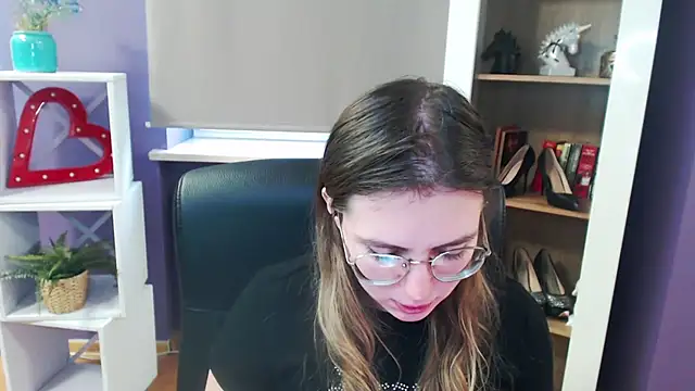 Snapshot of Zoey_Erotic chatting on February 20, 2025, 9:11 am Zoey Erotic online show from February 20, 2025, 9:11 am