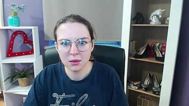 Snapshot of Zoey_Erotic chatting on March 14, 2025, 5:48 am Zoey Erotic online show from March 14, 2025, 5:48 am