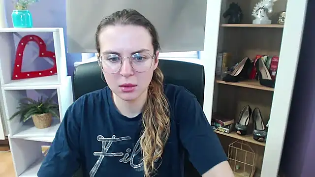 Snapshot of Zoey_Erotic chatting on March 14, 2025, 8:53 am Zoey Erotic online show from March 14, 2025, 8:53 am