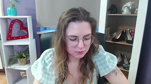 Snapshot of Zoey_Erotic chatting on March 17, 2025, 6:18 am Zoey Erotic online show from March 17, 2025, 6:18 am