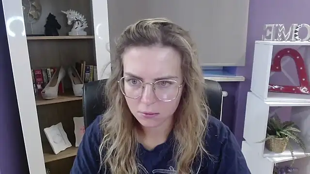 Snapshot of Zoey_Erotic chatting on September 16, 2025, 4:35 am Zoey Erotic online show from September 16, 2025, 4:35 am