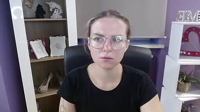 Snapshot of Zoey_Erotic chatting on September 23, 2025, 4:37 am Zoey Erotic online show from September 23, 2025, 4:37 am