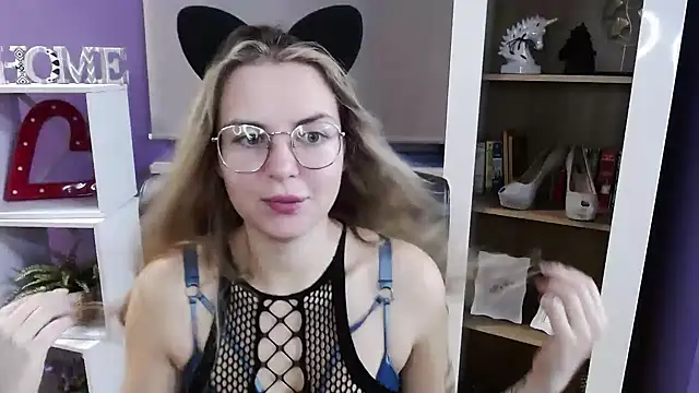 Snapshot of Zoey_Erotic chatting on October 31, 2025, 5:41 am Zoey Erotic online show from October 31, 2025, 5:41 am