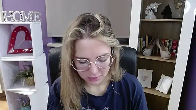 Snapshot of Zoey_Erotic chatting on November 7, 2025, 5:29 am Zoey Erotic online show from November 7, 2025, 5:29 am