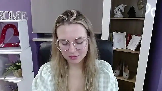 Snapshot of Zoey_Erotic chatting on November 12, 2025, 5:30 am Zoey Erotic online show from November 12, 2025, 5:30 am