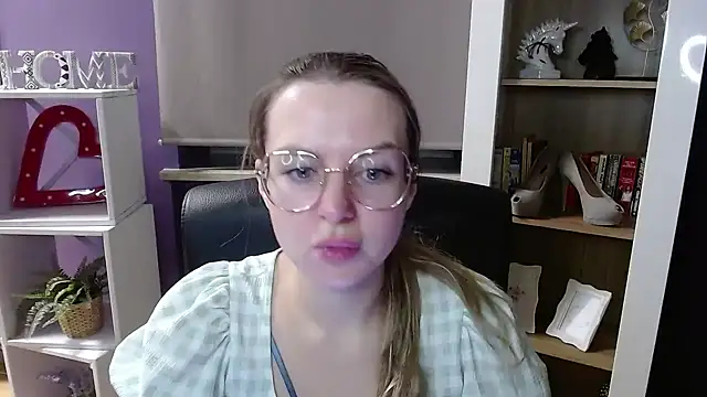 Snapshot of Zoey_Erotic chatting on November 28, 2025, 5:32 am Zoey Erotic online show from November 28, 2025, 5:32 am