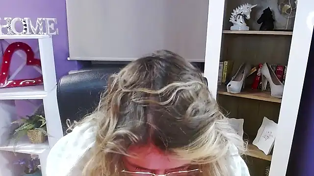 Snapshot of Zoey_Erotic chatting on January 6, 2026, 5:33 am Zoey Erotic online show from January 6, 2026, 5:33 am