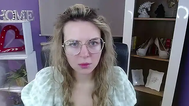 Snapshot of Zoey_Erotic chatting on January 15, 2026, 5:34 am Zoey Erotic online show from January 15, 2026, 5:34 am