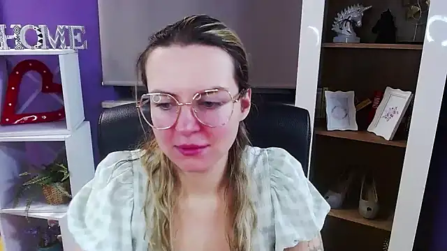 Snapshot of Zoey_Erotic chatting on January 16, 2026, 6:28 am Zoey Erotic online show from January 16, 2026, 6:28 am