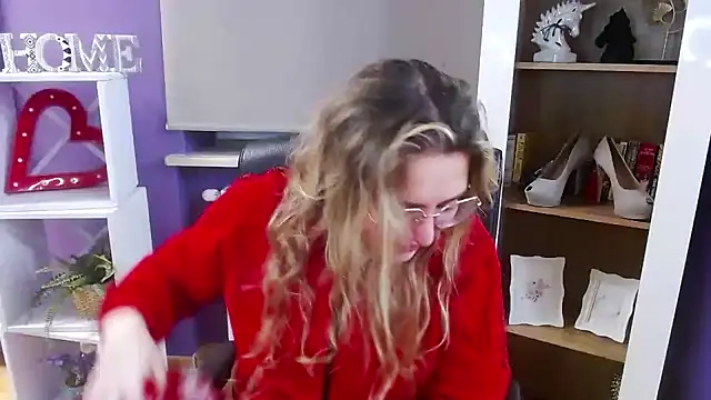 Snapshot of Zoey_Erotic chatting on January 19, 2026, 5:33 am Zoey Erotic online show from January 19, 2026, 5:33 am