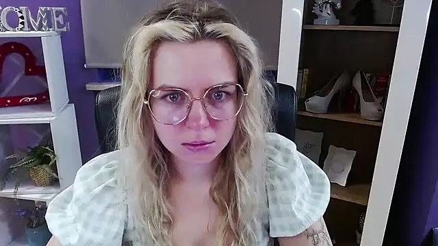 Snapshot of Zoey_Erotic chatting on February 27, 2026, 5:40 am Zoey Erotic online show from February 27, 2026, 5:40 am