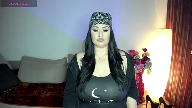 Laura sinner online show from January 25, 2025, 8:00 pm