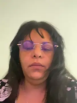 Snapshot of Kataliina chatting on May 3, 2026, 7:20 pm Kataliina online show from May 3, 2026, 7:20 pm