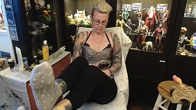 MaryG online show from January 26, 2025, 12:33 pm