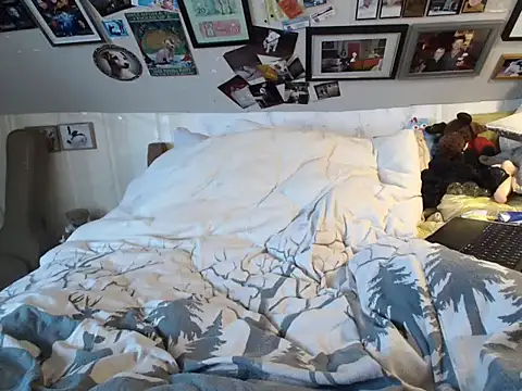 MaryG online show from October 7, 2025, 10:12 am