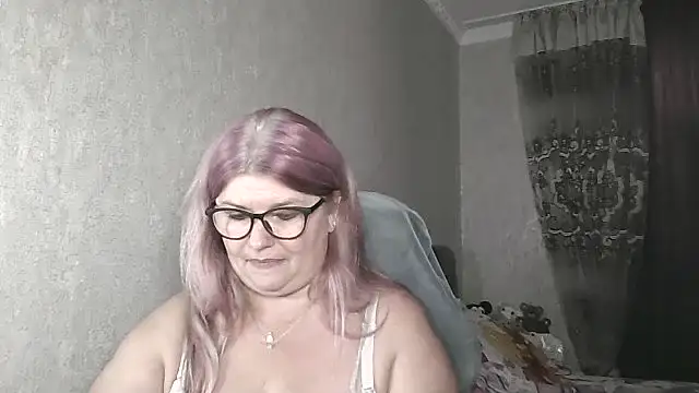 Snapshot of Diana_49 chatting on July 13, 2026, 12:41 pm Diana 49 online show from July 13, 2026, 12:41 pm
