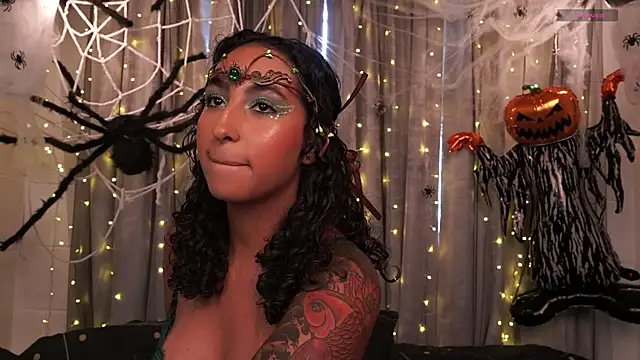 agatha collins  online show from October 10, 2025, 6:18 pm