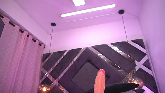 violeta aroca online show from February 15, 2025, 6:12 am