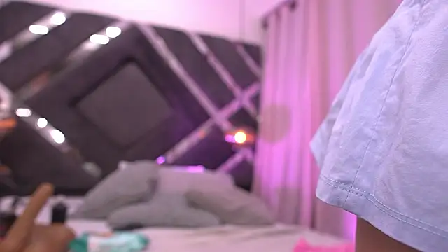 violeta aroca online show from November 1, 2025, 3:08 am