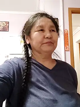 Zulfiya Bruce online show from March 3, 2025, 5:50 pm