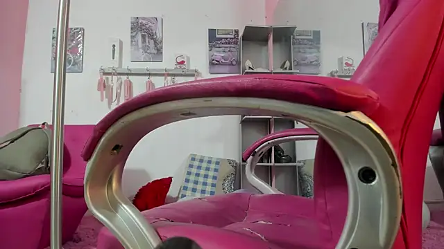 CAMILA--REY online show from October 1, 2025, 12:00 pm