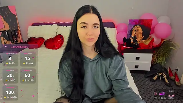 KeiraChoCo online show from April 21, 2026, 1:42 am