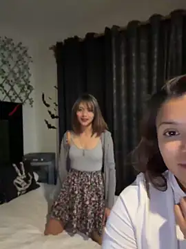 Snapshot of 3littleschoolteens chatting on June 18, 2026, 8:36 am 3littleschoolteens online show from June 18, 2026, 8:36 am