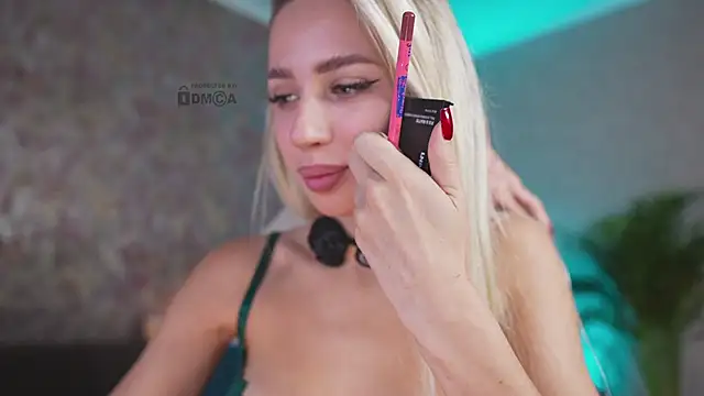 misstics  online show from October 25, 2025, 3:51 pm