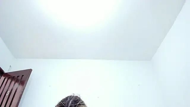 ISABELLASSMITH online show from January 22, 2025, 8:06 pm