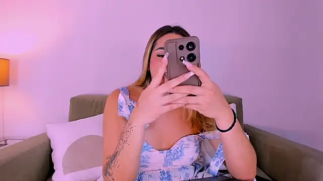 ISABELLASSMITH online show from March 11, 2025, 9:59 pm