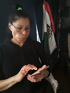 Snapshot of LaInsaciableIntensa chatting on June 6, 2026, 9:30 pm LaInsaciableIntensa online show from June 6, 2026, 9:30 pm