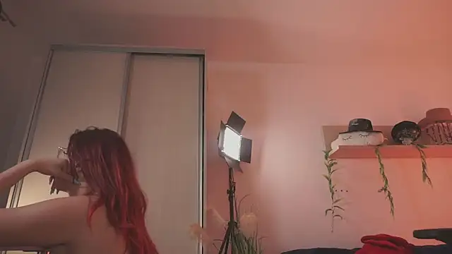 Amaliamour online show from March 18, 2025, 7:19 am