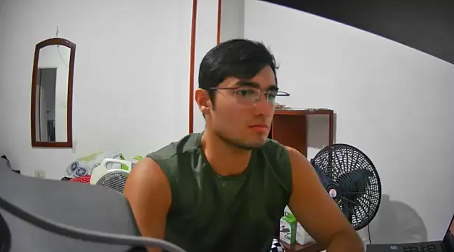 lechero226 online show from February 4, 2025, 10:45 pm