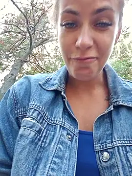 Keli Jessi online show from September 21, 2025, 1:13 pm