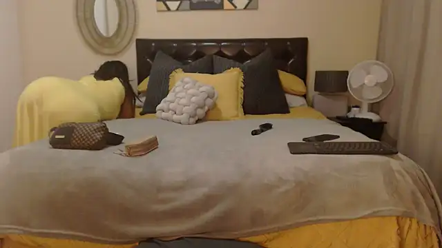 Creamyass22 online show from January 7, 2025, 7:28 pm