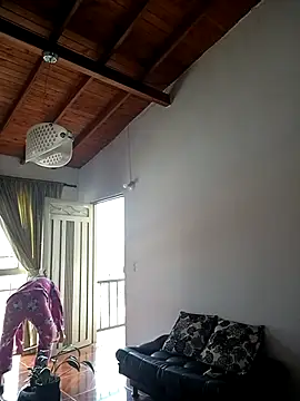 LunaZambrano online show from February 15, 2025, 3:06 pm