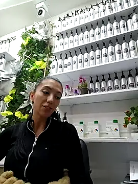 LunaZambrano online show from February 25, 2025, 11:55 pm