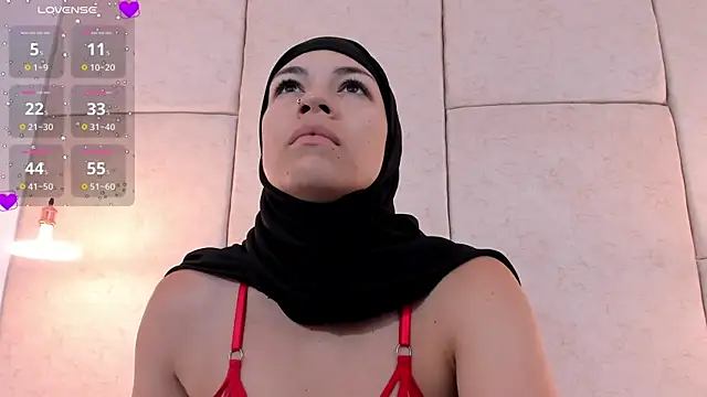 aisha vs online show from February 7, 2025, 11:56 am