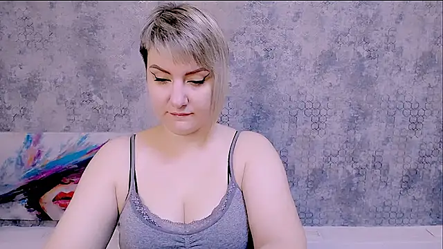 Djullia online show from September 18, 2025, 5:42 am