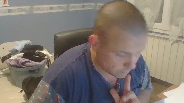 manubm03 online show from October 10, 2025, 11:42 am