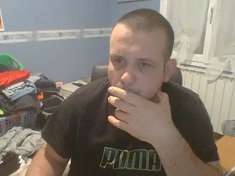 manubm03 online show from February 4, 2026, 5:24 am