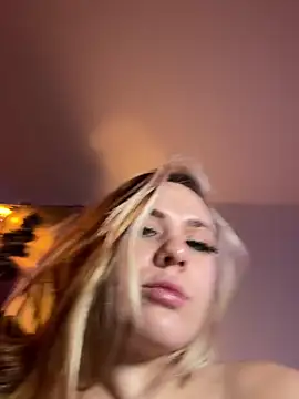 Snapshot of AnjaAmelia chatting on December 9, 2024, 6:03 pm AnjaAmelia online show from December 9, 2024, 6:03 pm