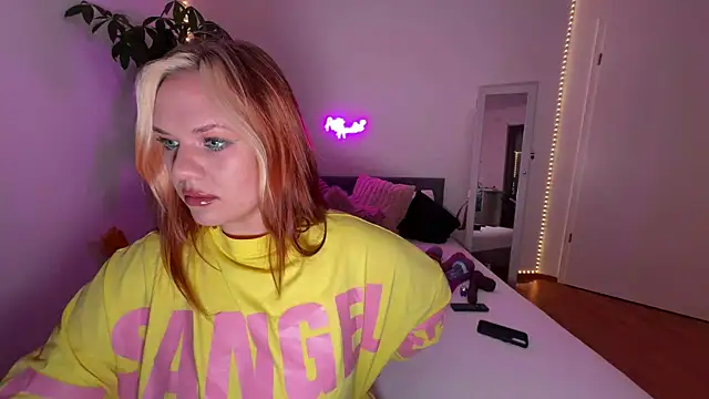 Snapshot of AnjaAmelia chatting on September 8, 2025, 7:02 pm AnjaAmelia online show from September 8, 2025, 7:02 pm